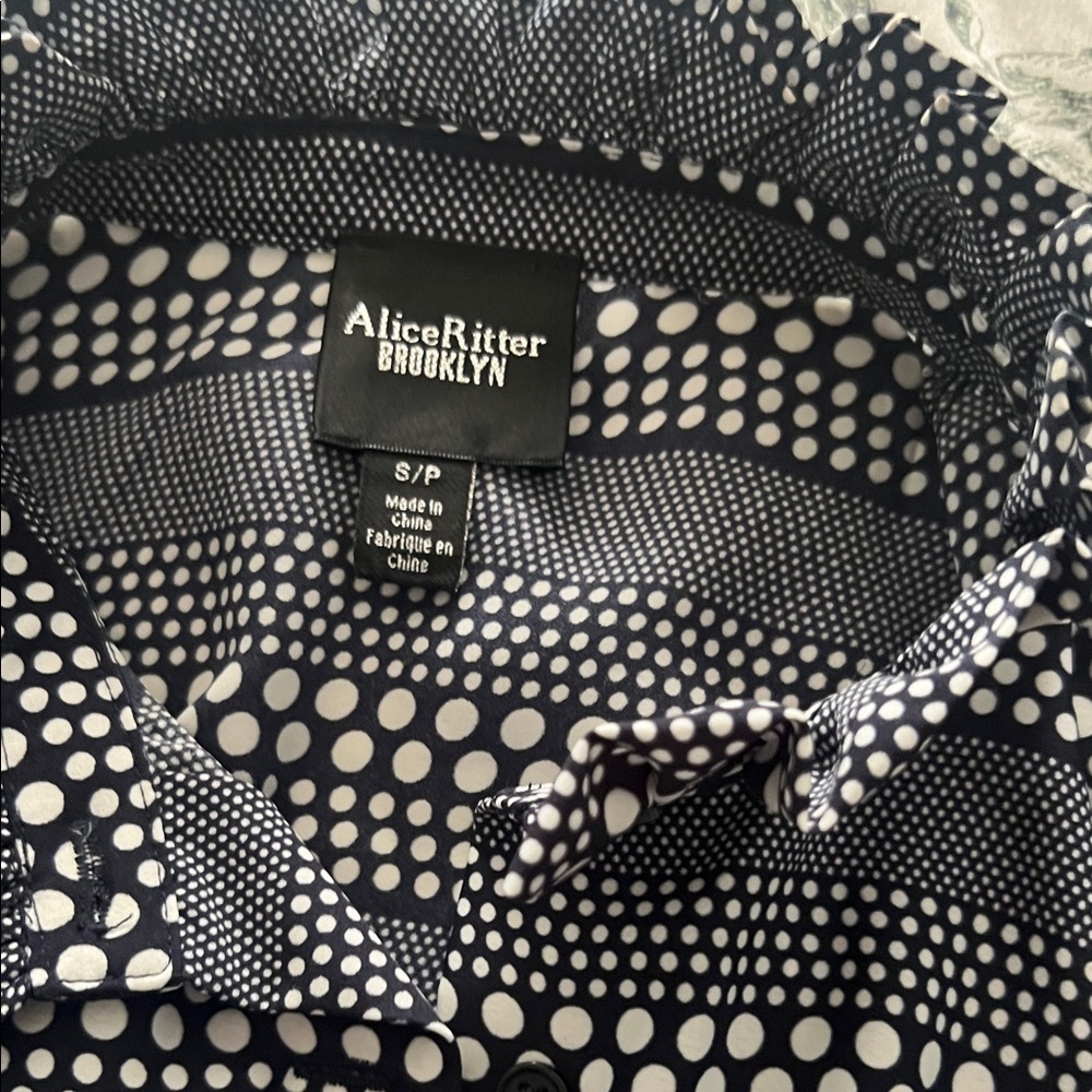Black and White Polka Dot Sleeveless Blouse - Picture 2 of 5